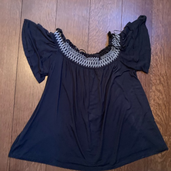 off the shoulder tee - Picture 3 of 3